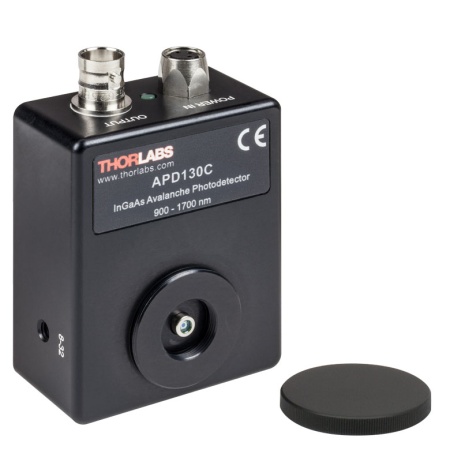 APD130C - Детектор на лавинном фотодиоде (InGaAs), температурная компенсация, источник питания, рабочий диапазон: 900 - 1700 нм, крепления 8-32, Thorlabs
